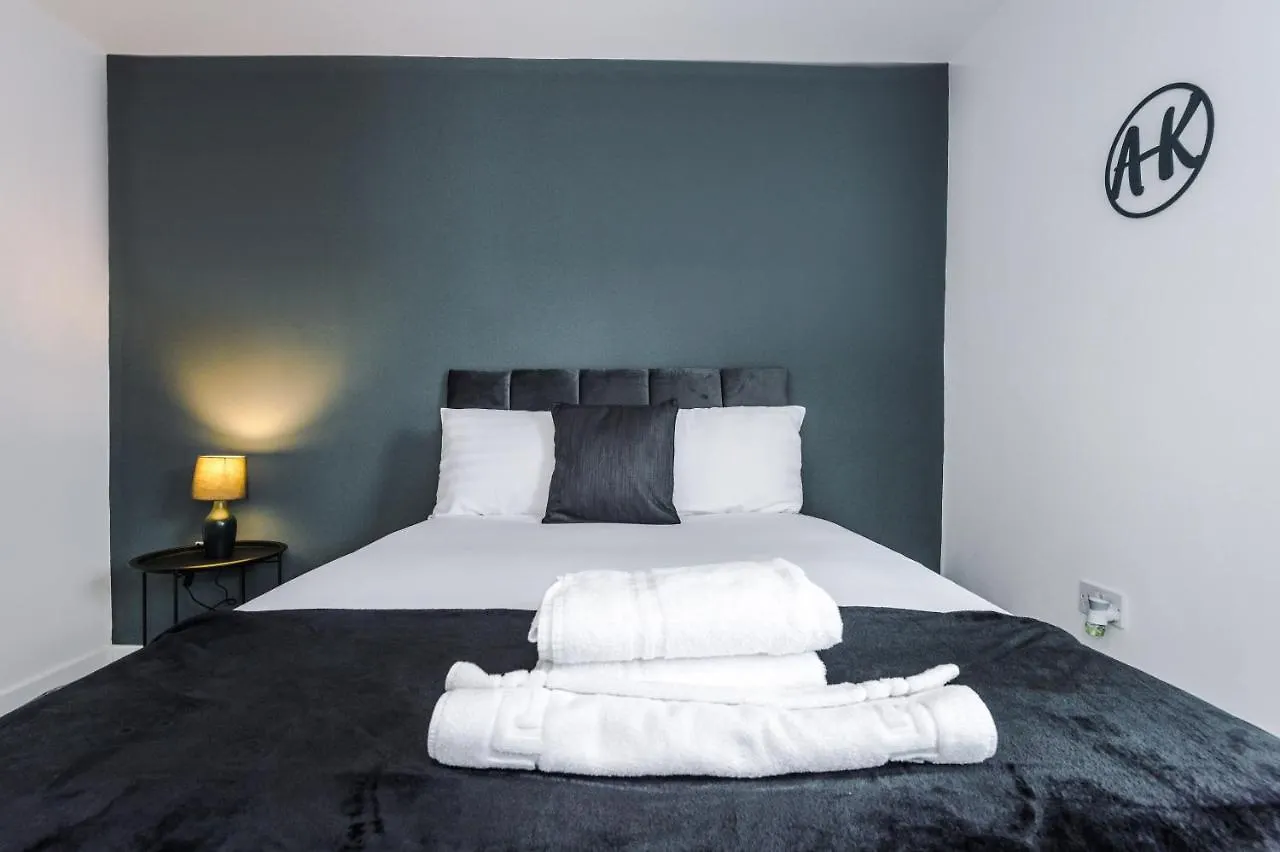 Cosy 3 Bed 3 Bath House - Central Liverpool -Self Check-In & Free Parking! Villa United Kingdom