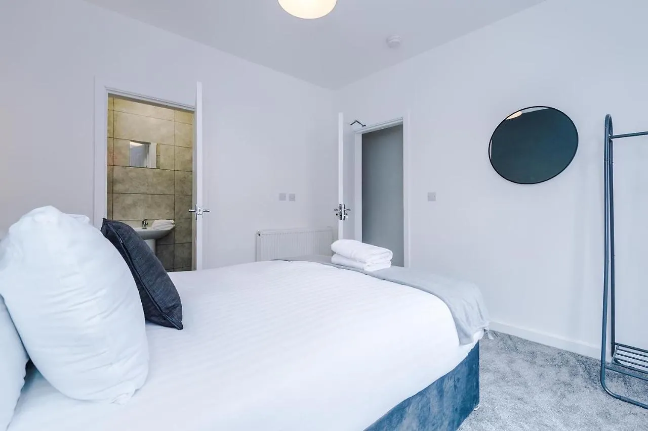 Holiday home Cosy 3 Bed 3 Bath House - Central Liverpool -Self Check-In & Free Parking! Villa