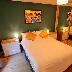 Cosy 2br Modern With Free Parking Apartment